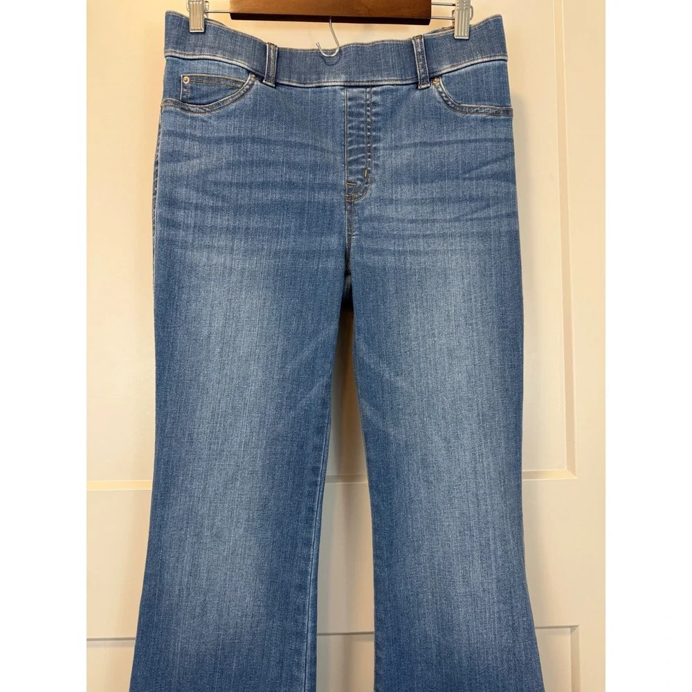 SPANXshape Everywhere Flare Jeans Pull On Elastic Waist Vintage Indigo Sz Large‎